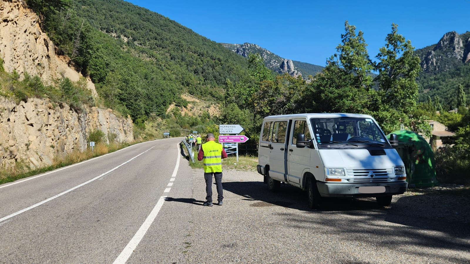 Sortie en mini bus sécurisé Sortie en mini bus sécurisé